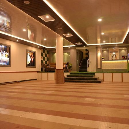 Hotel Disha Palace Shirdi Esterno foto