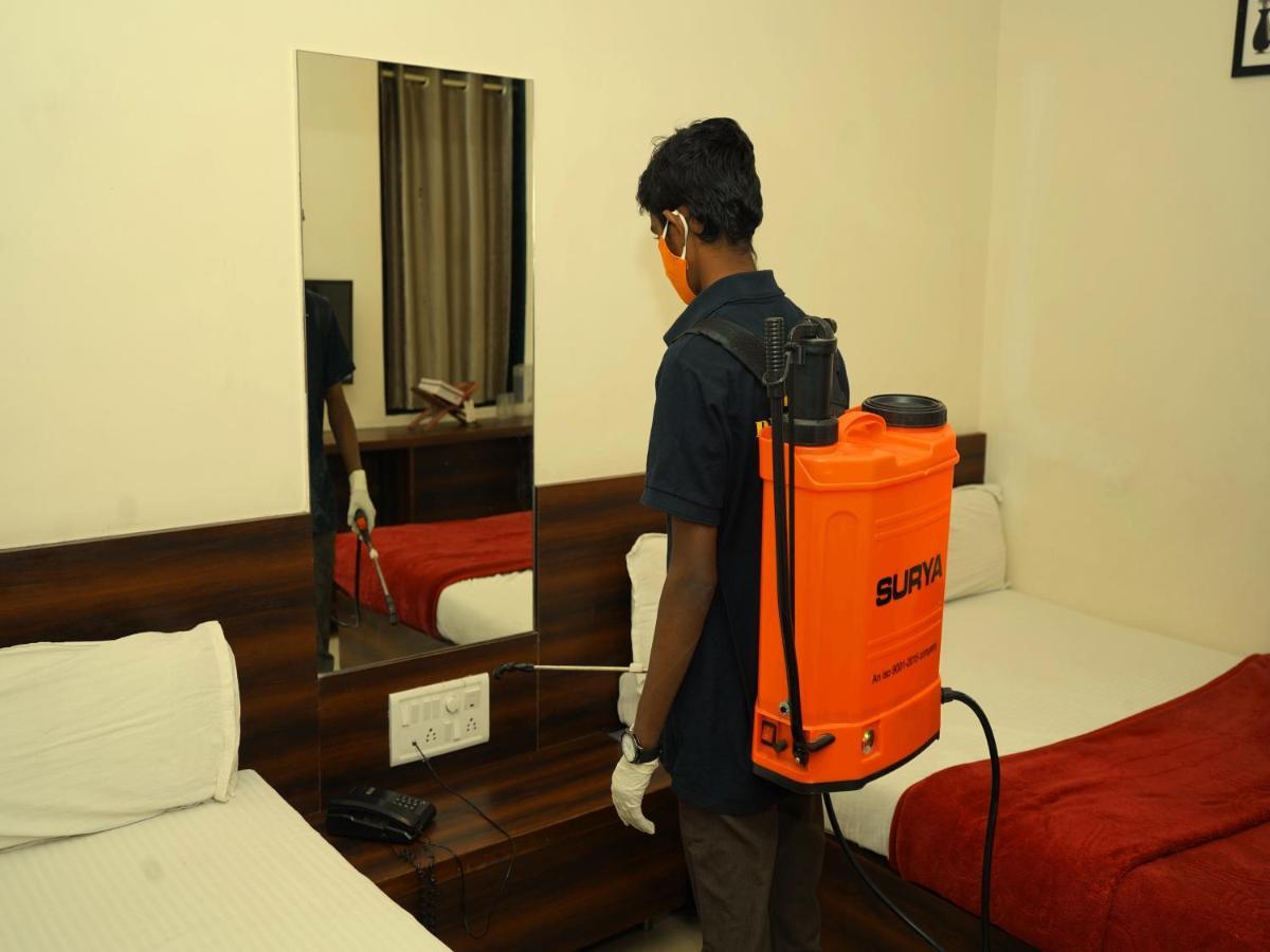 Hotel Disha Palace Shirdi Esterno foto
