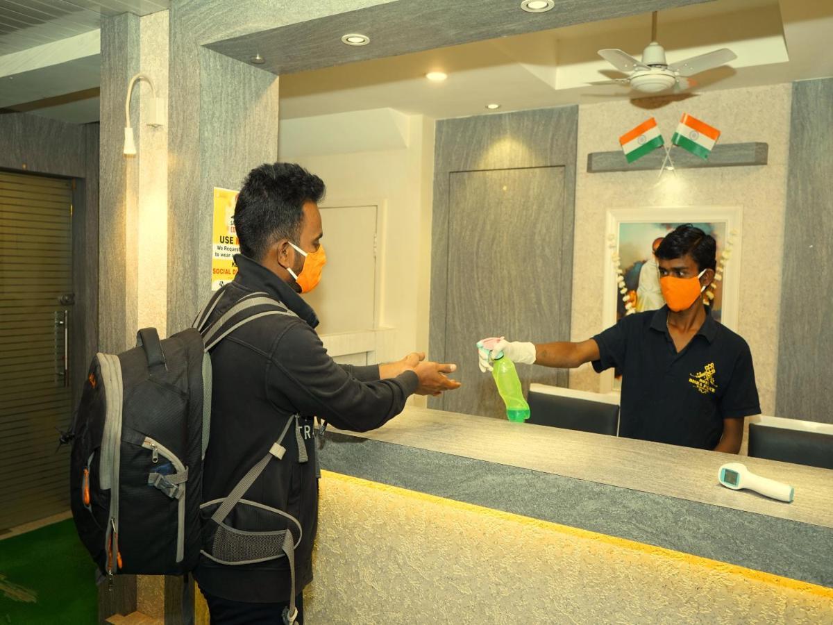 Hotel Disha Palace Shirdi Esterno foto