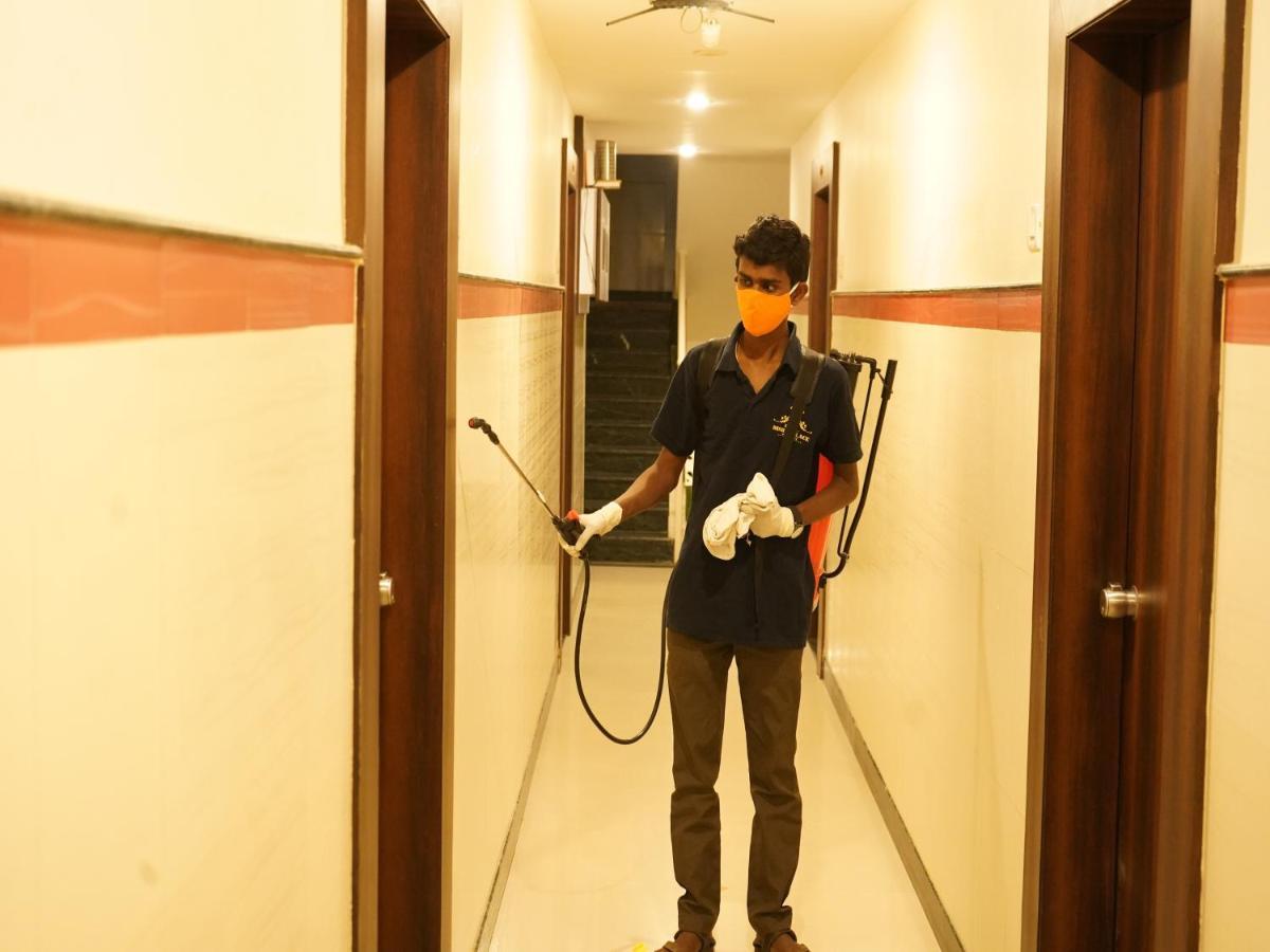 Hotel Disha Palace Shirdi Esterno foto