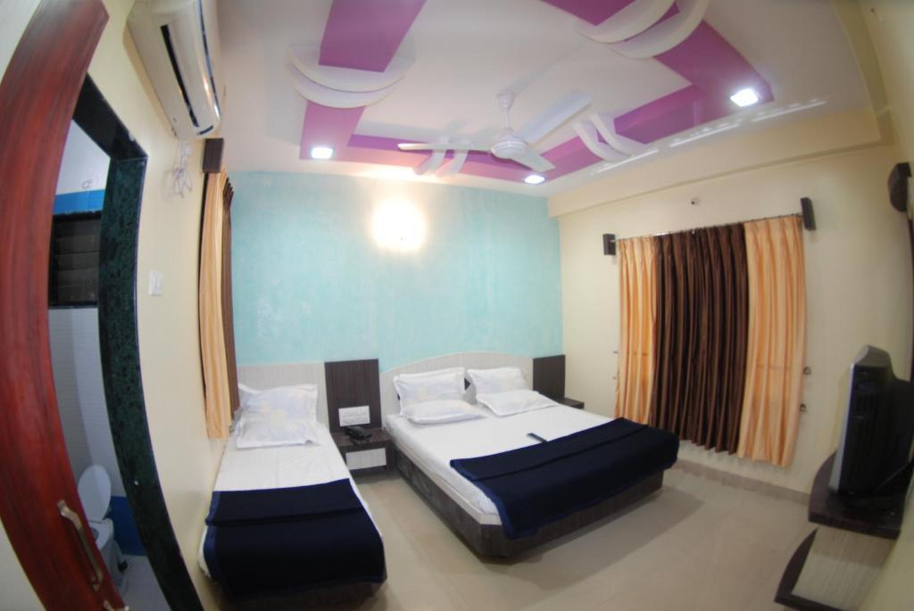 Hotel Disha Palace Shirdi Esterno foto