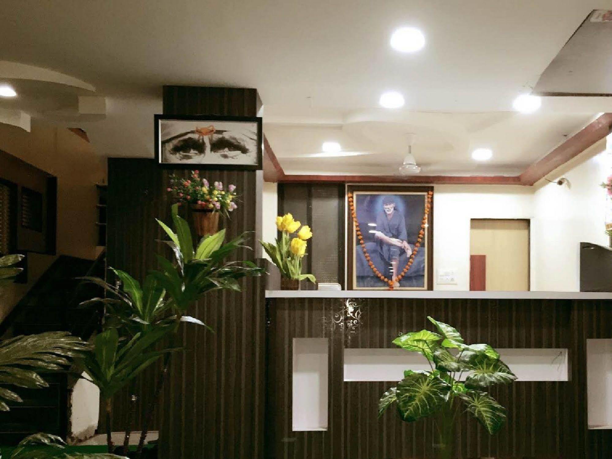 Hotel Disha Palace Shirdi Esterno foto
