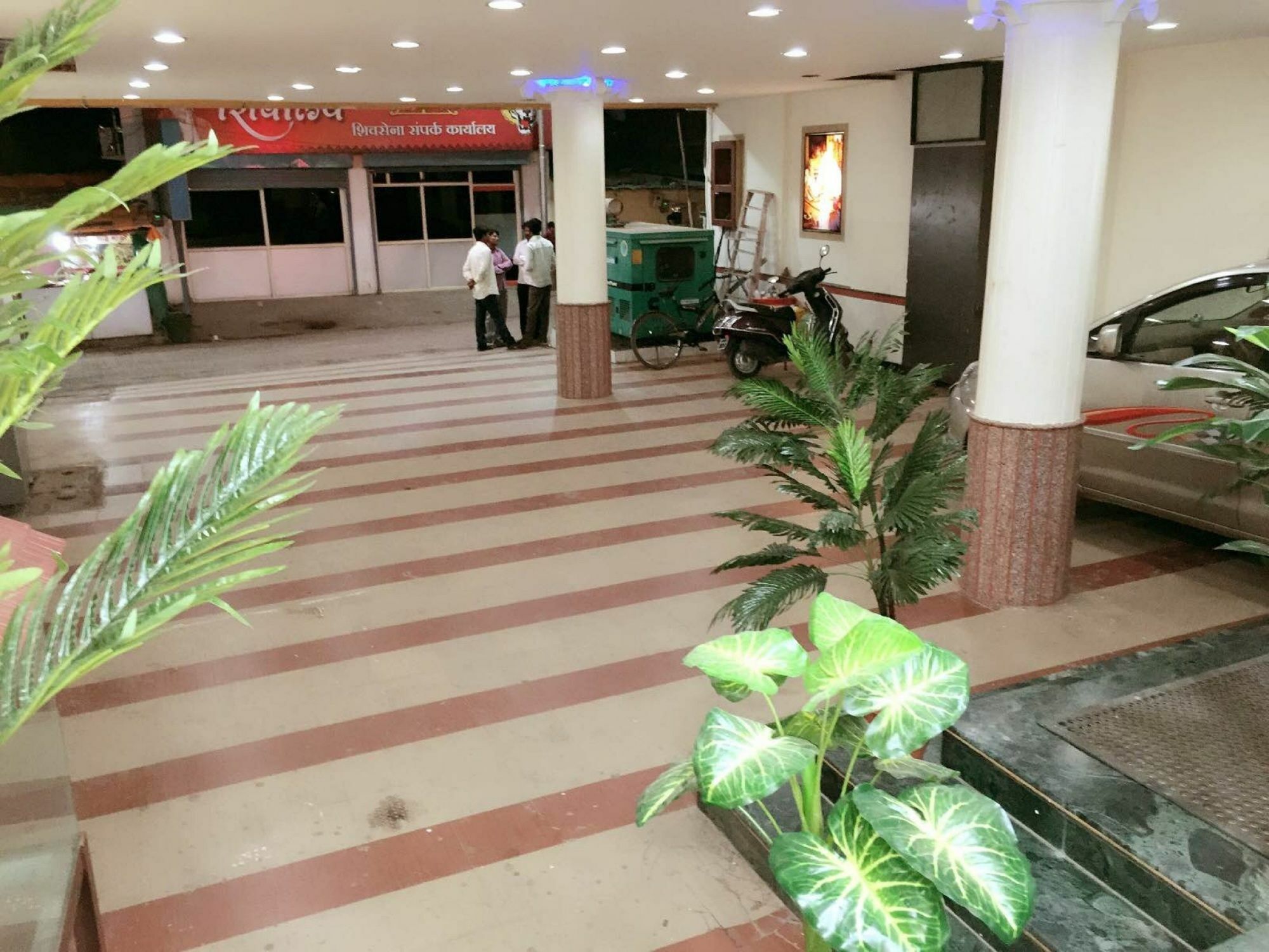 Hotel Disha Palace Shirdi Esterno foto