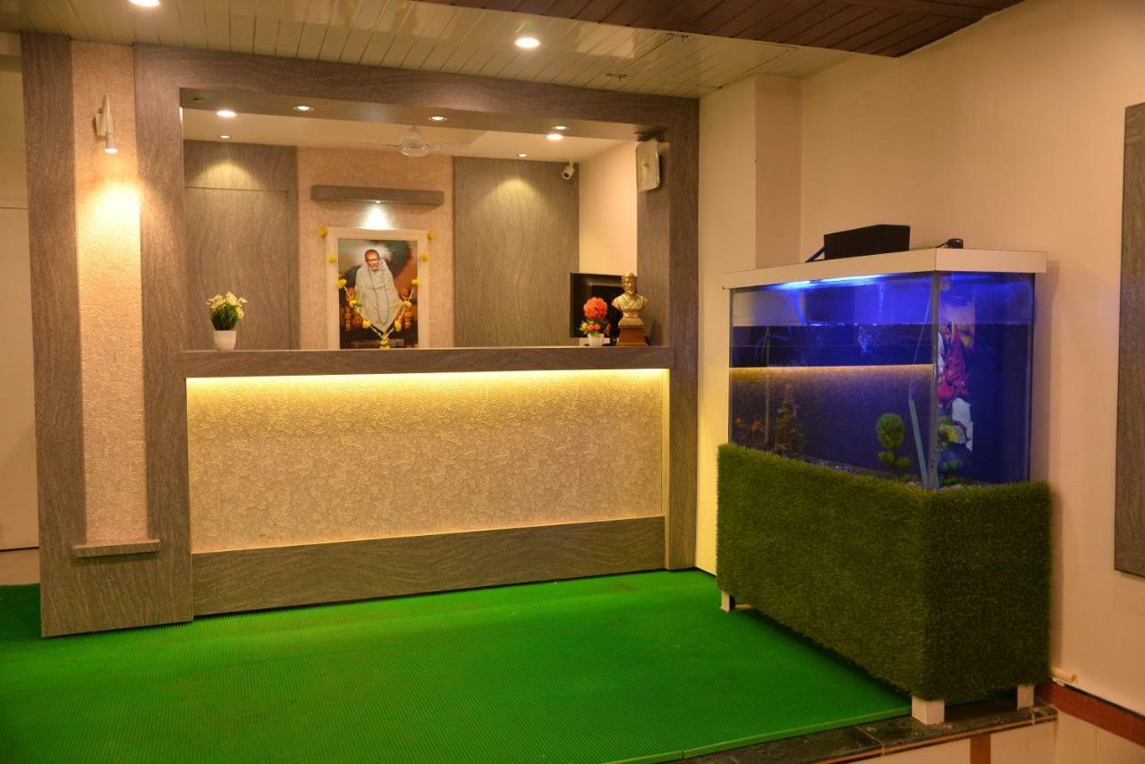 Hotel Disha Palace Shirdi Esterno foto