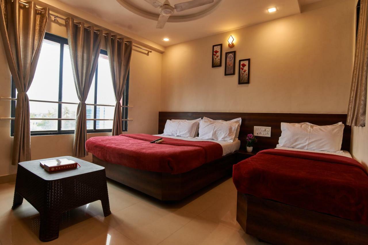 Hotel Disha Palace Shirdi Esterno foto
