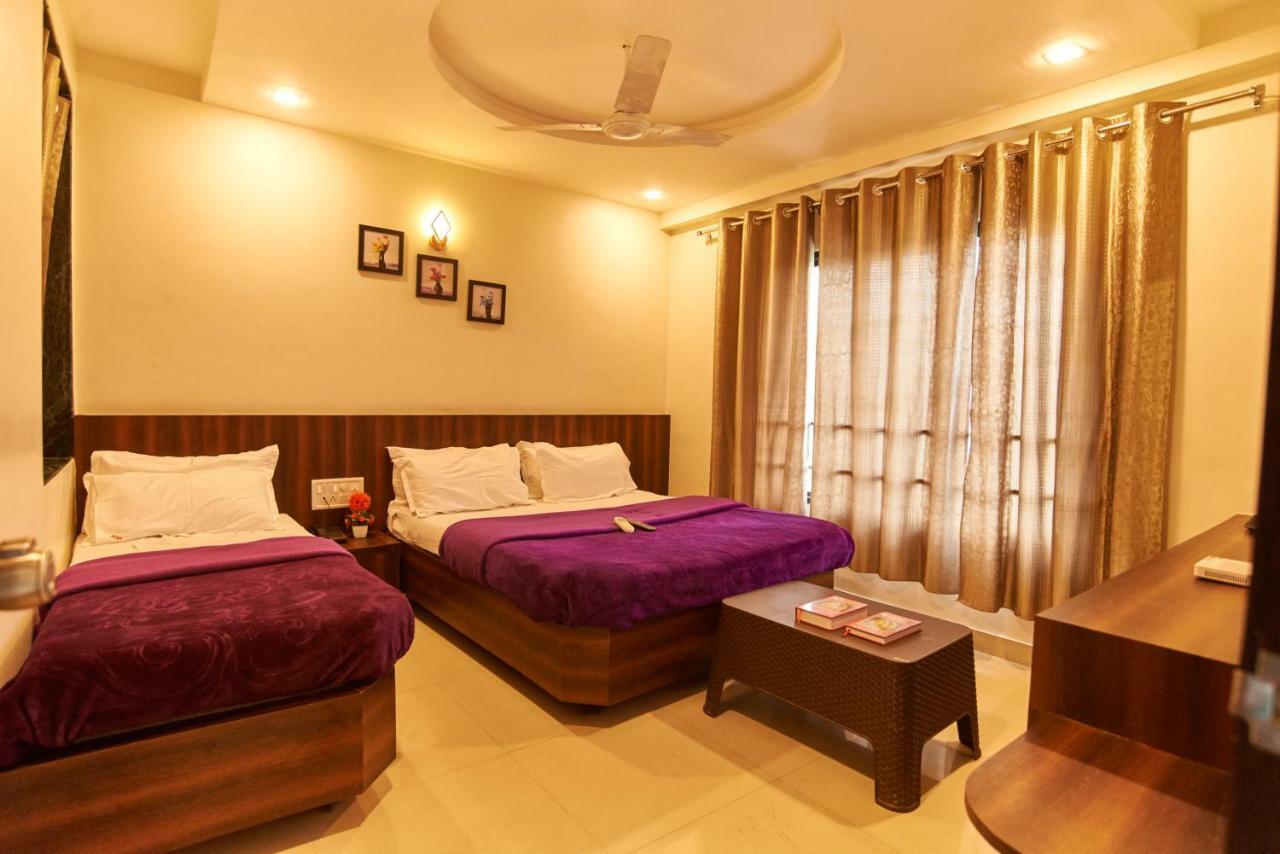 Hotel Disha Palace Shirdi Esterno foto