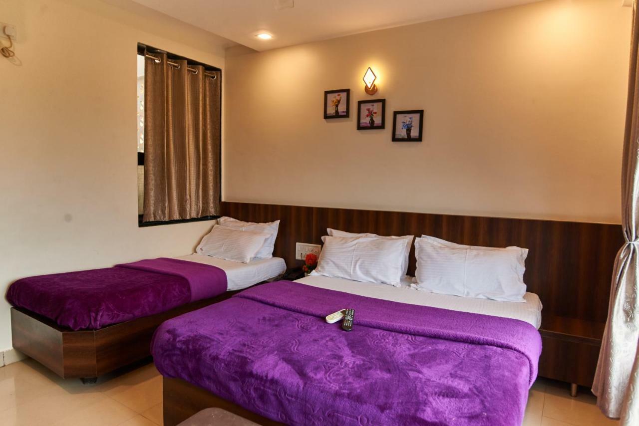 Hotel Disha Palace Shirdi Esterno foto