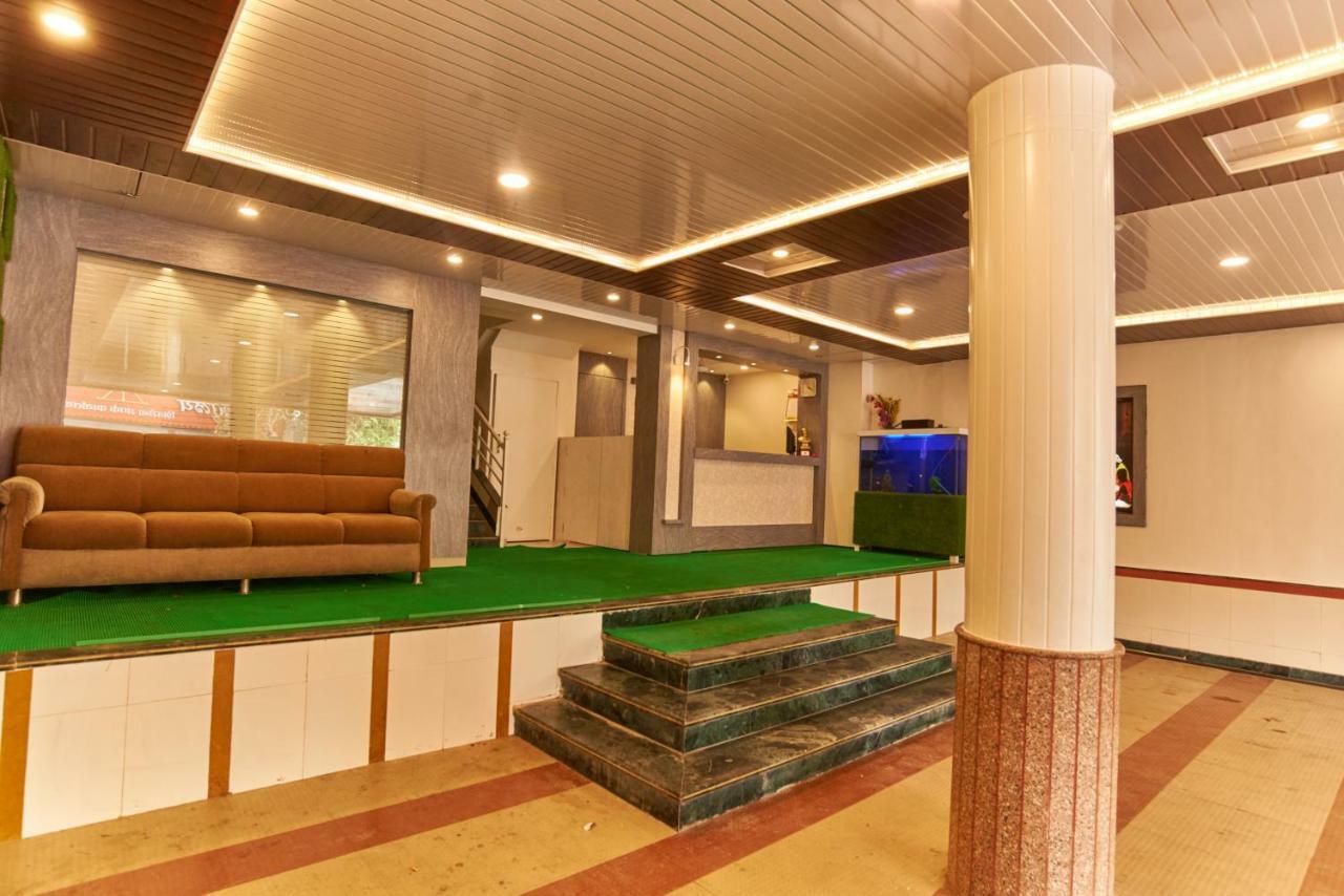 Hotel Disha Palace Shirdi Esterno foto