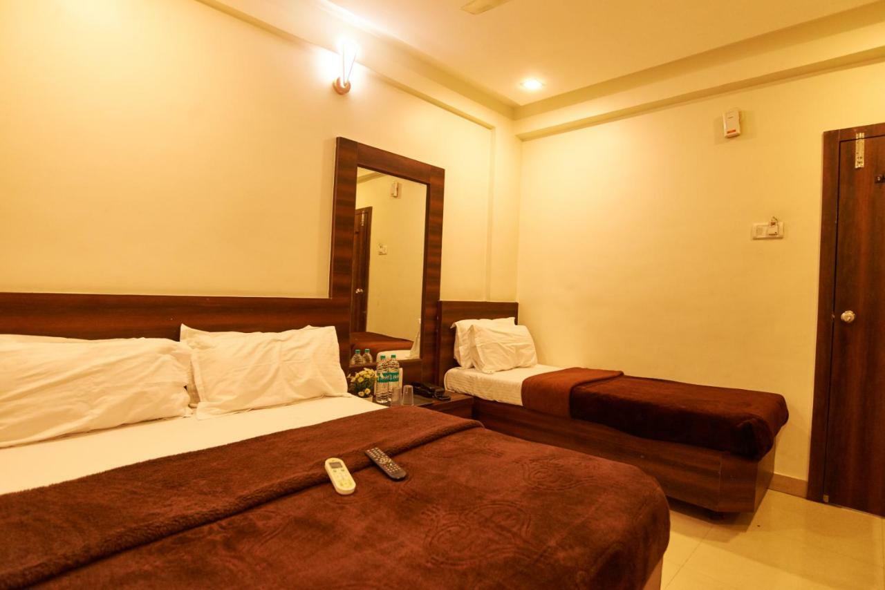 Hotel Disha Palace Shirdi Esterno foto