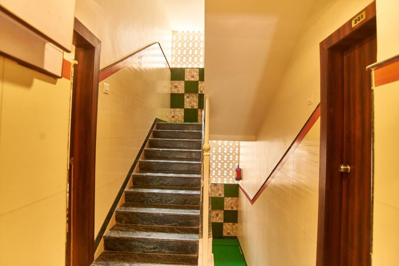 Hotel Disha Palace Shirdi Esterno foto